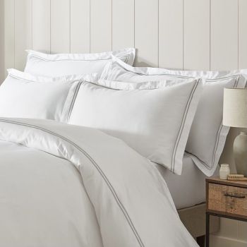 The Oxford Collection Bed Set