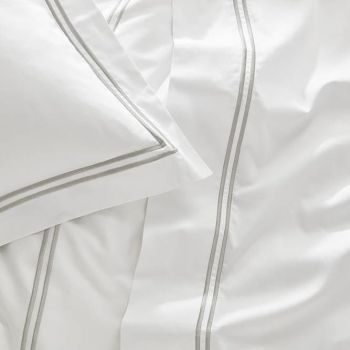 The Oxford Collection Bed Set
