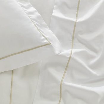 The Oxford Collection Bed Set